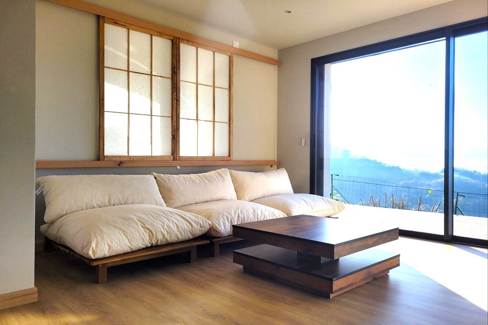 Salon de style japonais avec vue